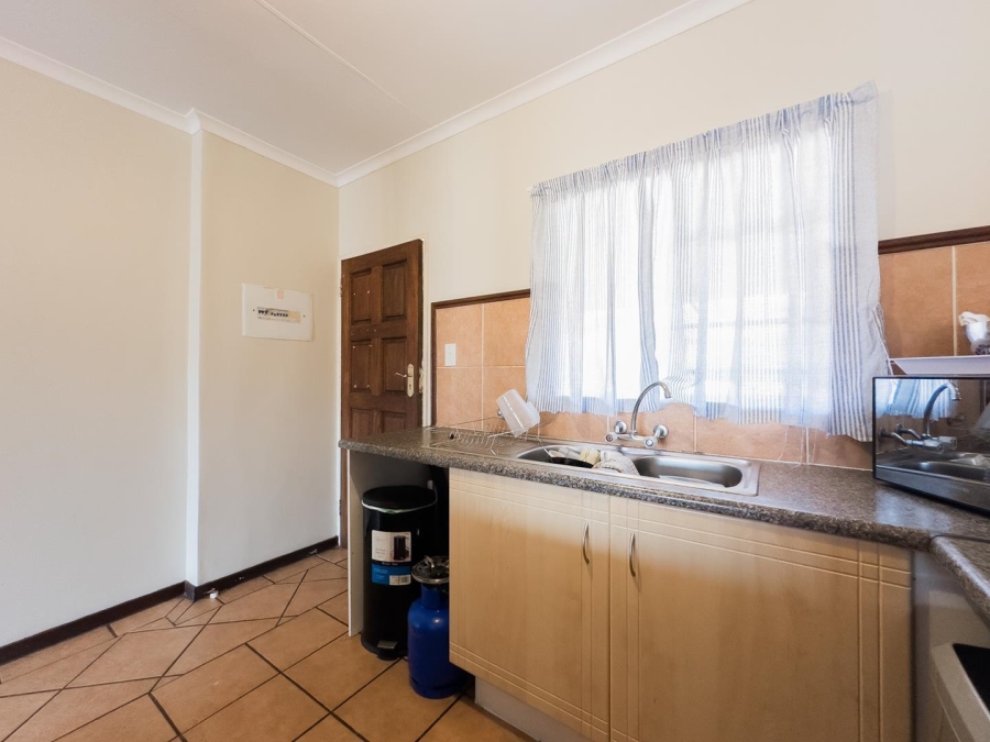 To Let 2 Bedroom Property for Rent in Mooikloof Ridge Gauteng