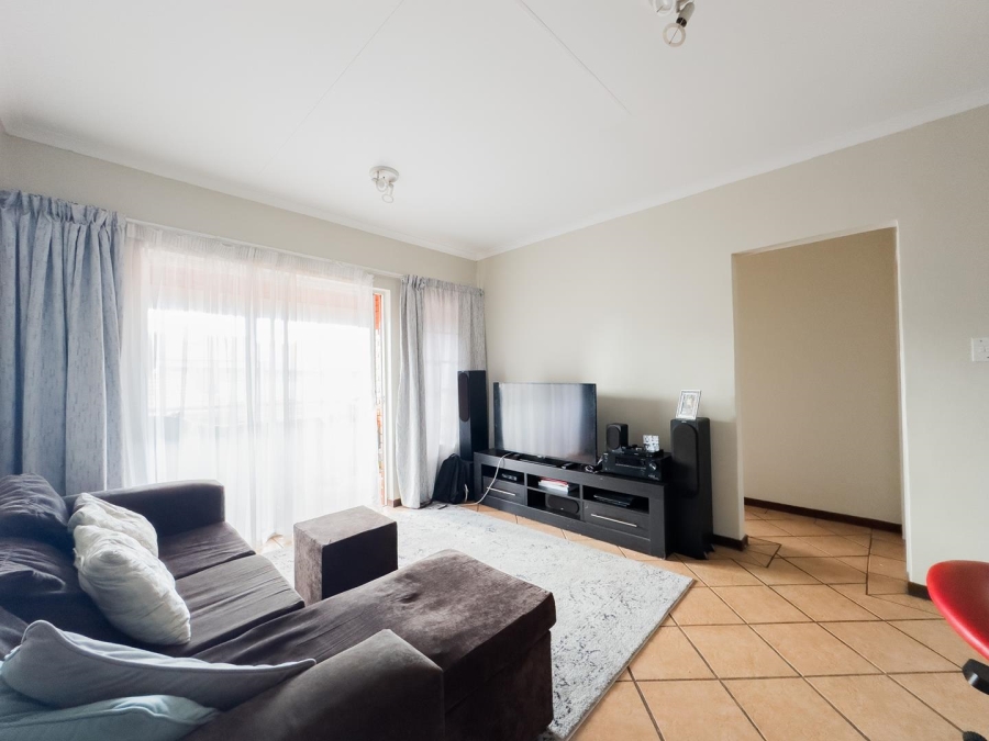 To Let 2 Bedroom Property for Rent in Mooikloof Ridge Gauteng