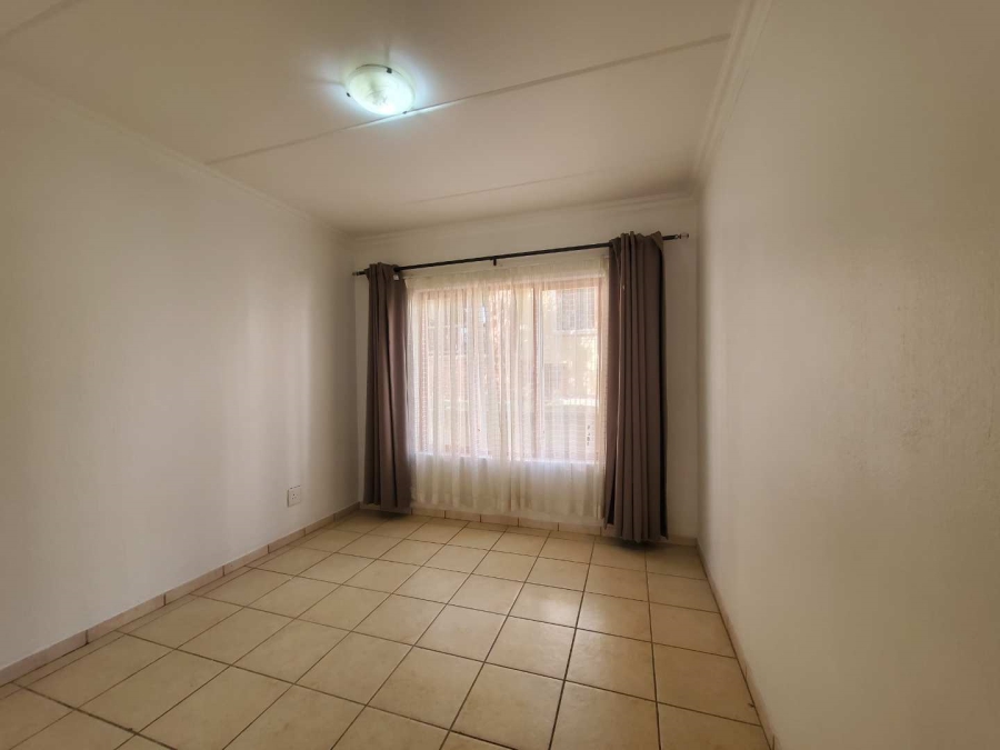 To Let 2 Bedroom Property for Rent in Willowbrook Gauteng