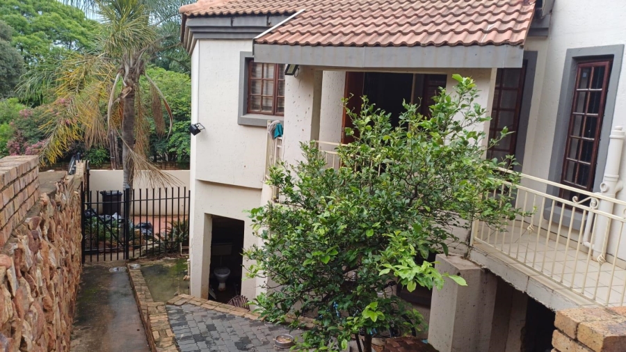 3 Bedroom Property for Sale in La Montagne Gauteng