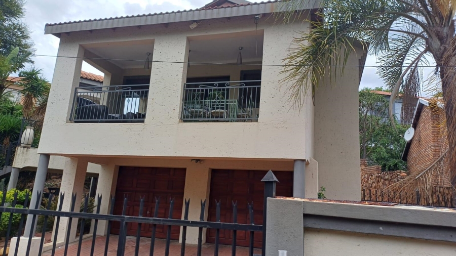 3 Bedroom Property for Sale in La Montagne Gauteng