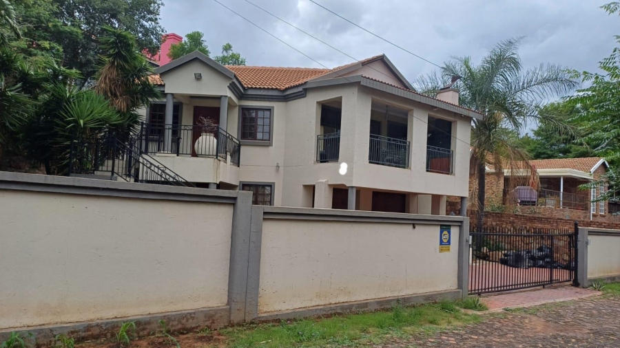 3 Bedroom Property for Sale in La Montagne Gauteng