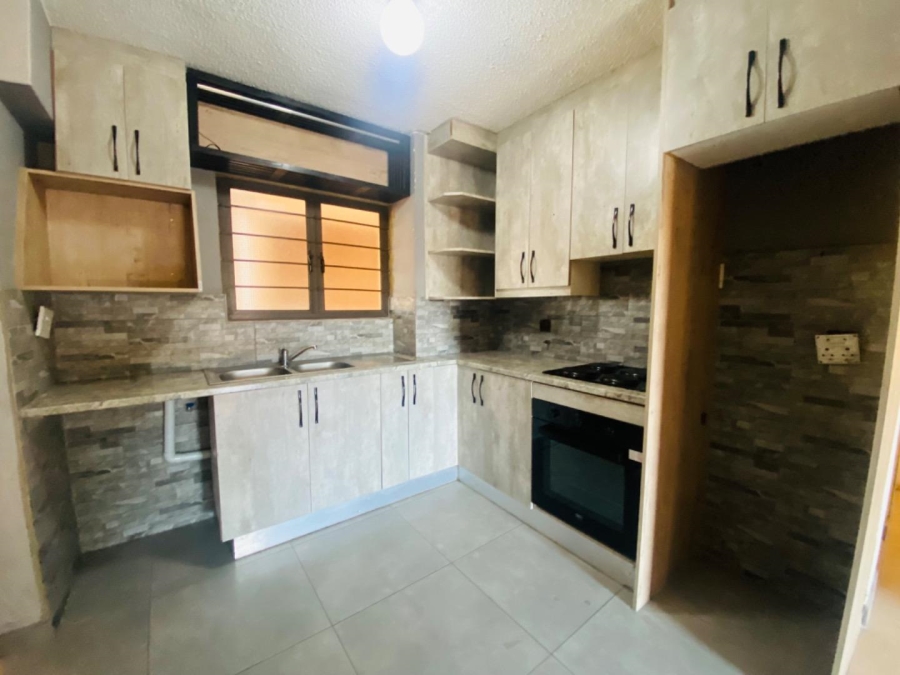 To Let 2 Bedroom Property for Rent in Weltevreden A H Gauteng