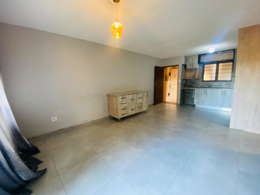 To Let 2 Bedroom Property for Rent in Weltevreden A H Gauteng