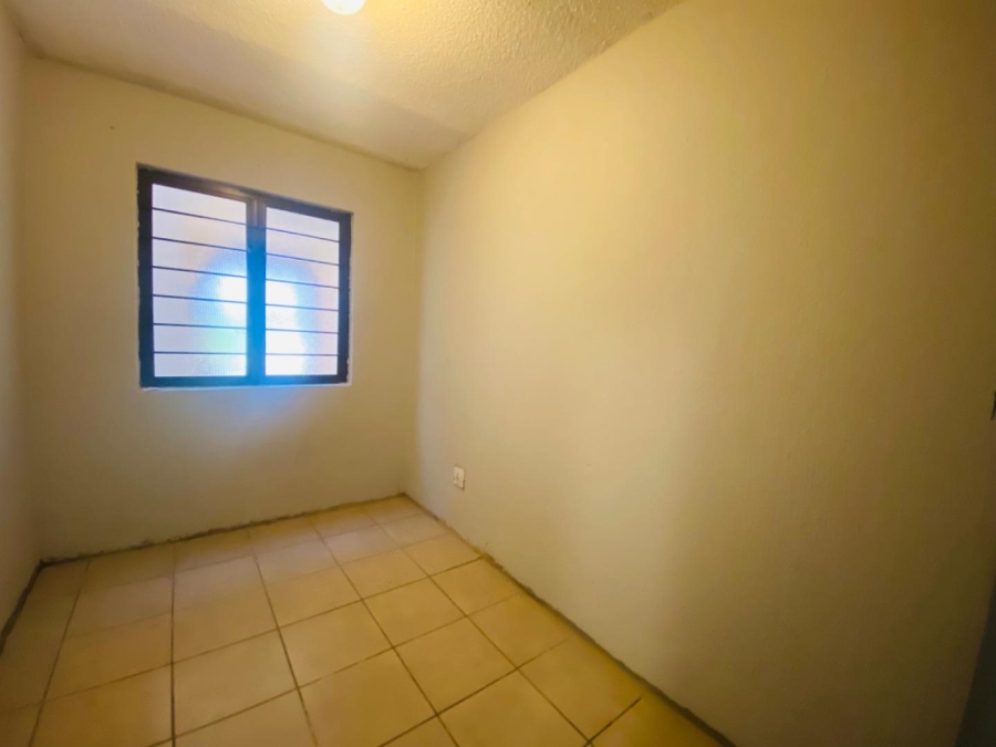 To Let 2 Bedroom Property for Rent in Weltevreden A H Gauteng