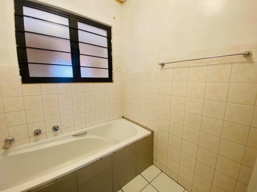 To Let 2 Bedroom Property for Rent in Weltevreden A H Gauteng