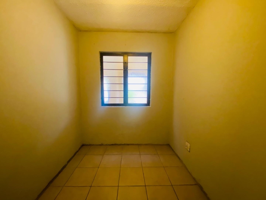 To Let 2 Bedroom Property for Rent in Weltevreden A H Gauteng