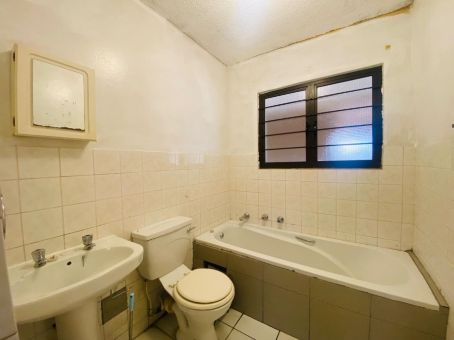 To Let 2 Bedroom Property for Rent in Weltevreden A H Gauteng