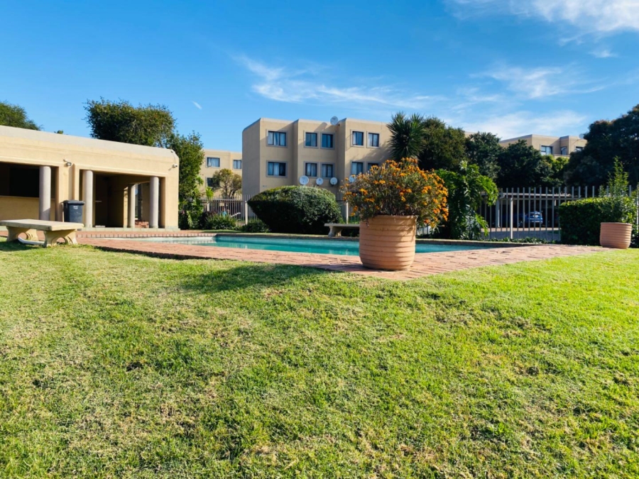 To Let 2 Bedroom Property for Rent in Weltevreden A H Gauteng