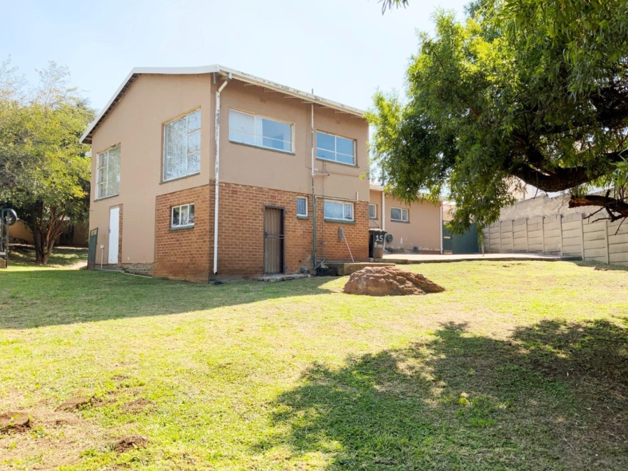 To Let 3 Bedroom Property for Rent in South Crest Gauteng