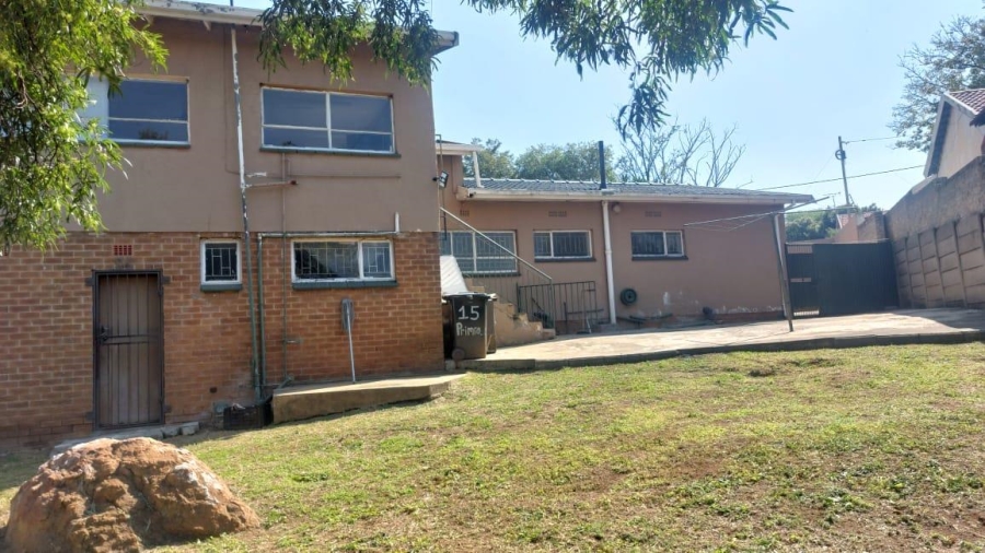 To Let 3 Bedroom Property for Rent in South Crest Gauteng