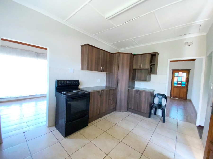 To Let 3 Bedroom Property for Rent in South Crest Gauteng