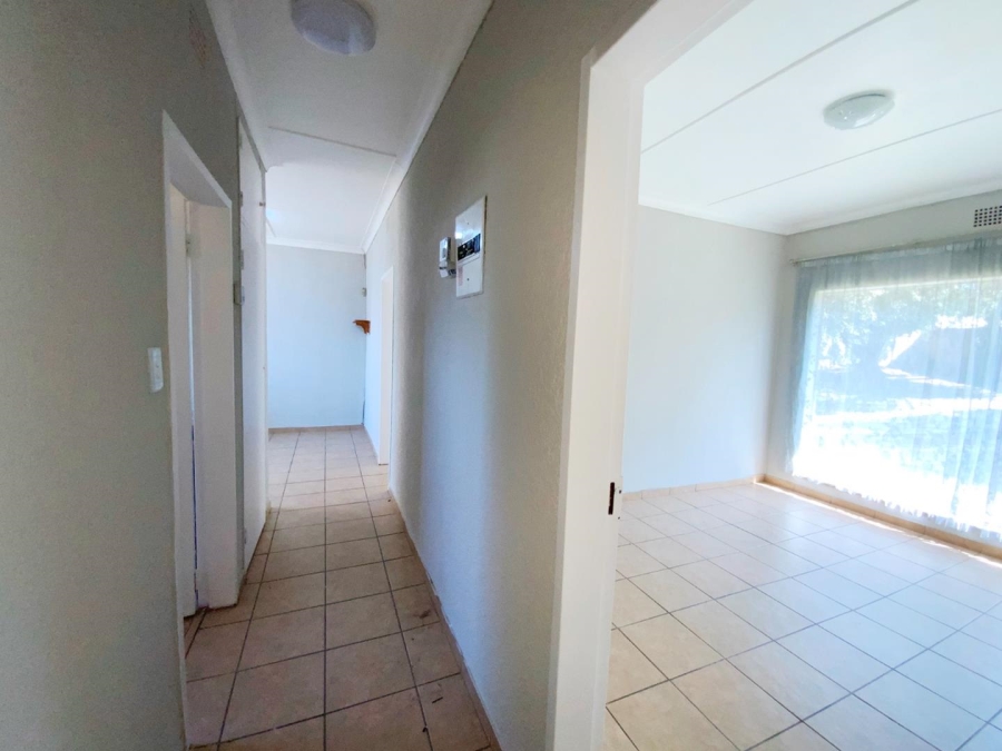 To Let 3 Bedroom Property for Rent in South Crest Gauteng