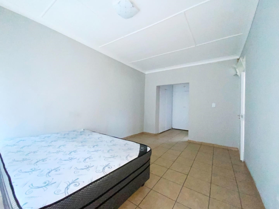 To Let 3 Bedroom Property for Rent in South Crest Gauteng