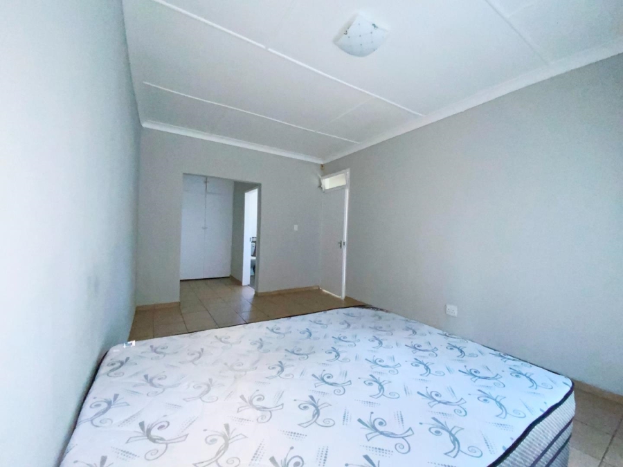 To Let 3 Bedroom Property for Rent in South Crest Gauteng