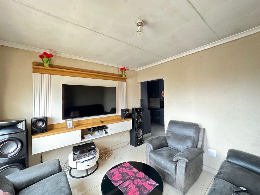 To Let 2 Bedroom Property for Rent in Lotus Gardens Gauteng