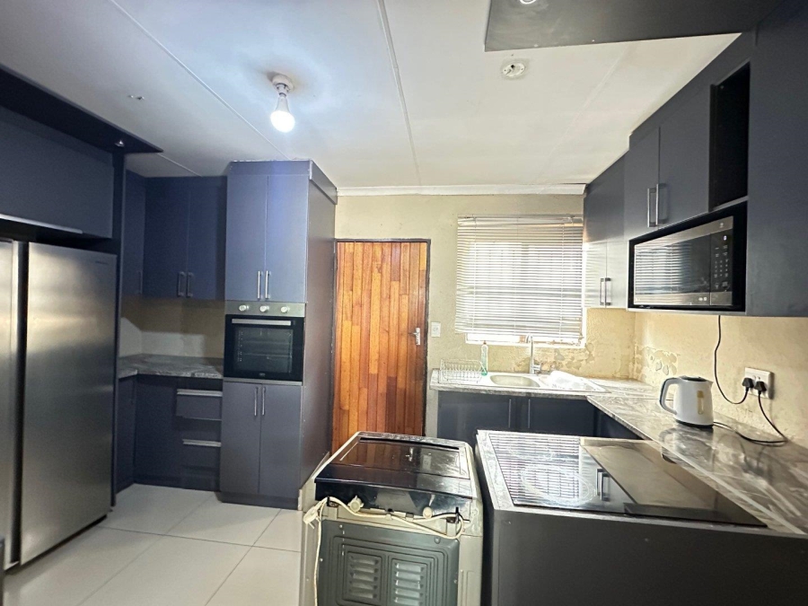 To Let 2 Bedroom Property for Rent in Lotus Gardens Gauteng