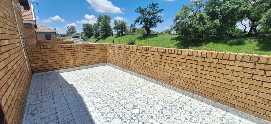 3 Bedroom Property for Sale in Brackenhurst Gauteng