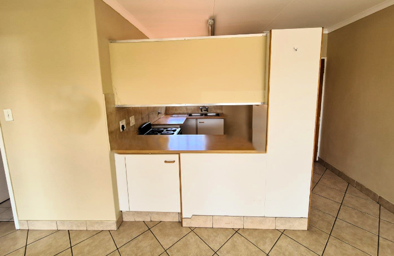 To Let 2 Bedroom Property for Rent in Pierre Van Ryneveld Gauteng