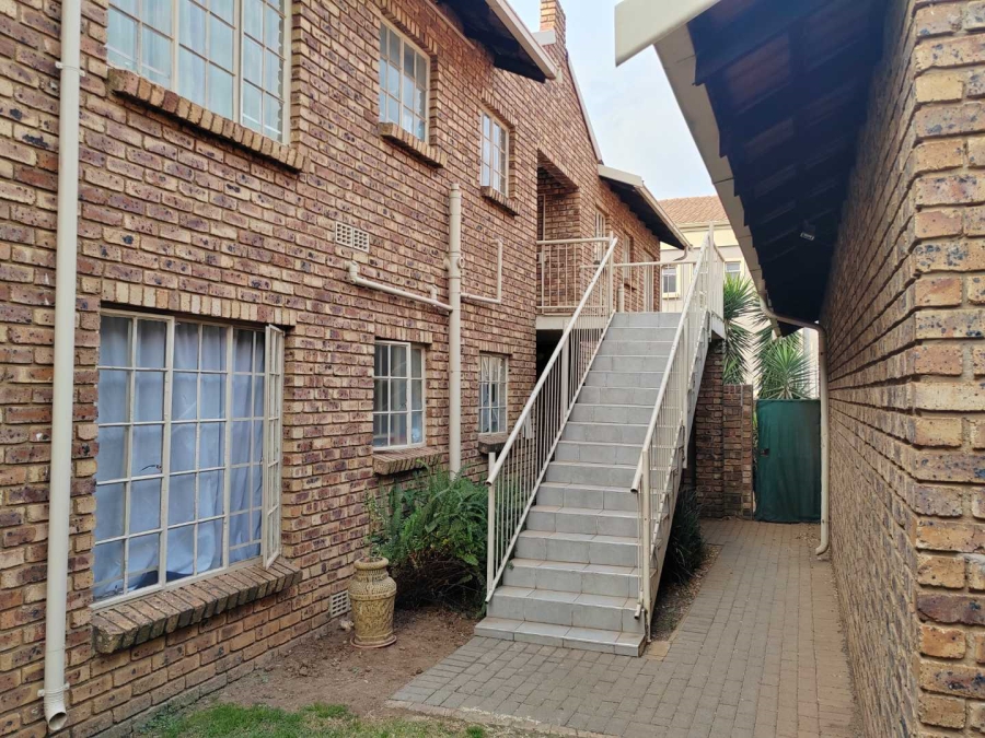 To Let 2 Bedroom Property for Rent in Pierre Van Ryneveld Gauteng