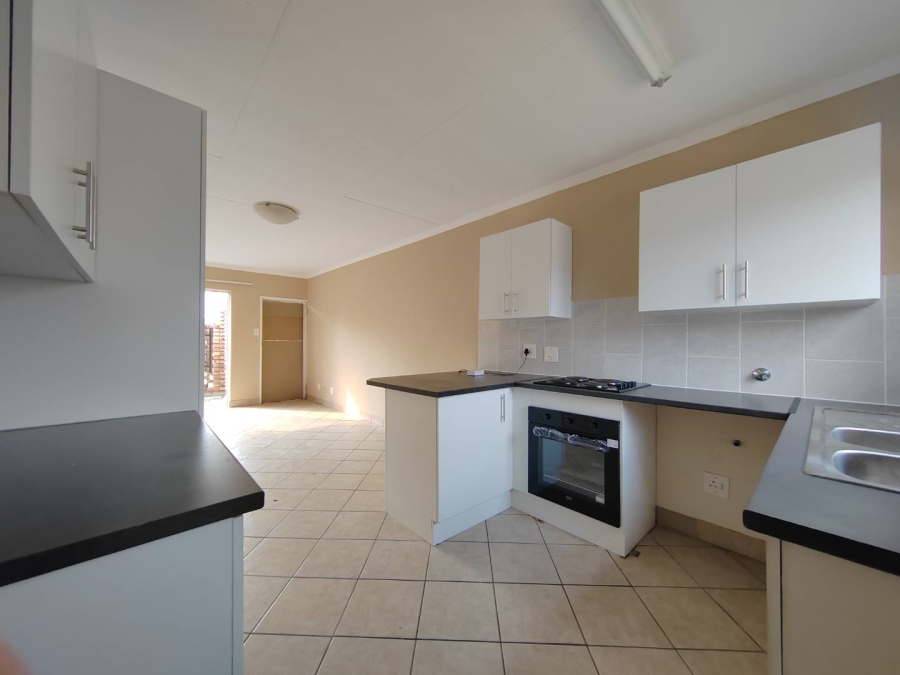 To Let 2 Bedroom Property for Rent in Pierre Van Ryneveld Gauteng