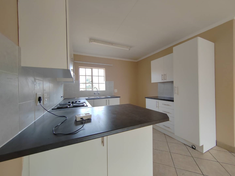 To Let 2 Bedroom Property for Rent in Pierre Van Ryneveld Gauteng