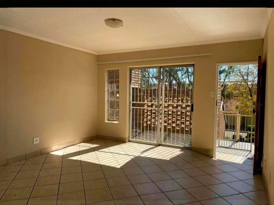 To Let 2 Bedroom Property for Rent in Pierre Van Ryneveld Gauteng