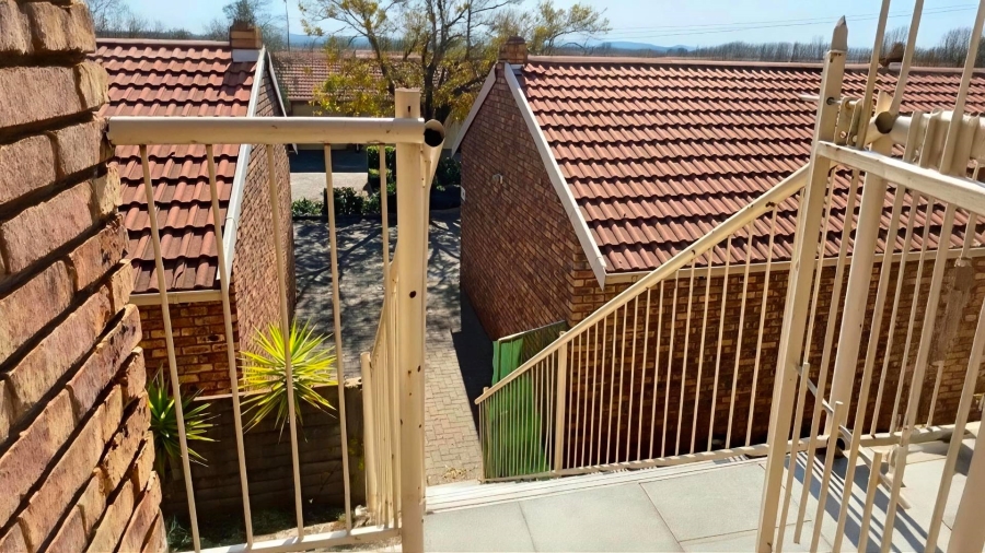 To Let 2 Bedroom Property for Rent in Pierre Van Ryneveld Gauteng