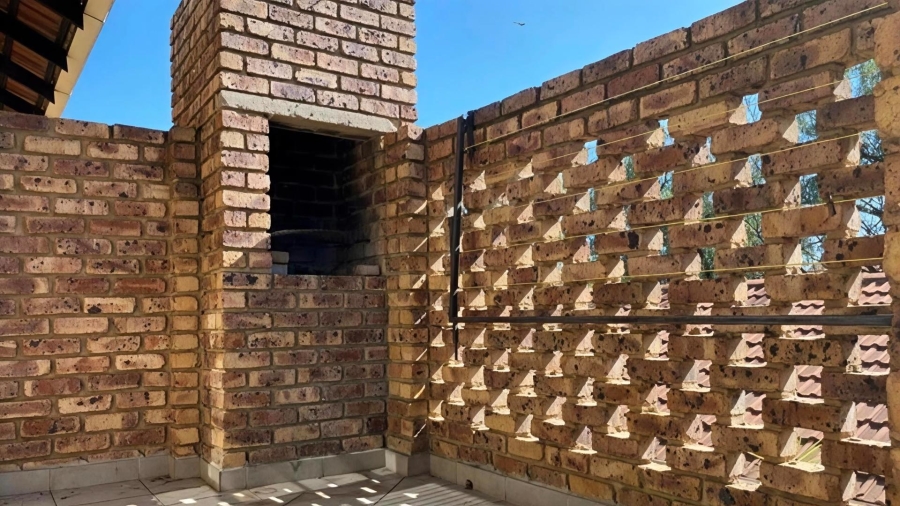 To Let 2 Bedroom Property for Rent in Pierre Van Ryneveld Gauteng