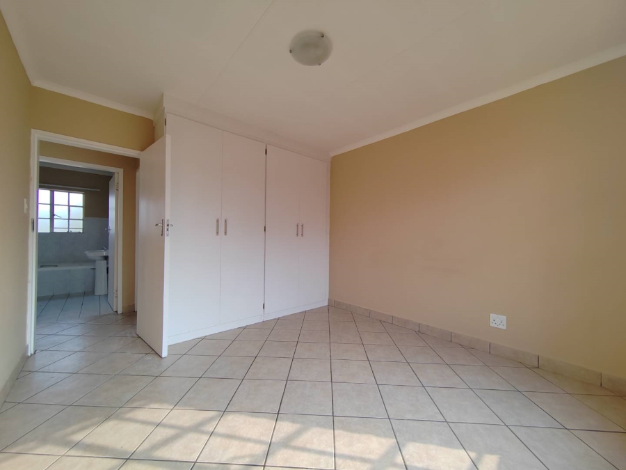 To Let 2 Bedroom Property for Rent in Pierre Van Ryneveld Gauteng