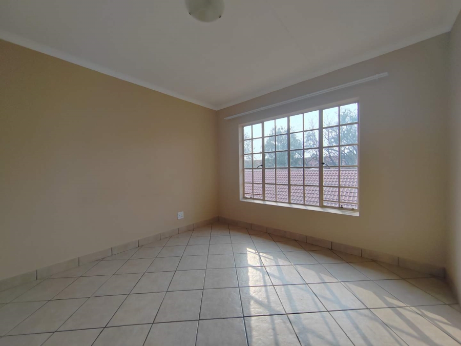 To Let 2 Bedroom Property for Rent in Pierre Van Ryneveld Gauteng