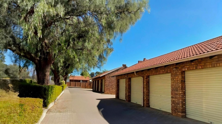 To Let 2 Bedroom Property for Rent in Pierre Van Ryneveld Gauteng