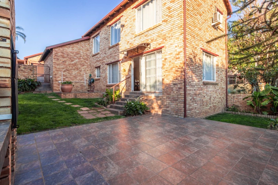 3 Bedroom Property for Sale in Wilgeheuwel Gauteng