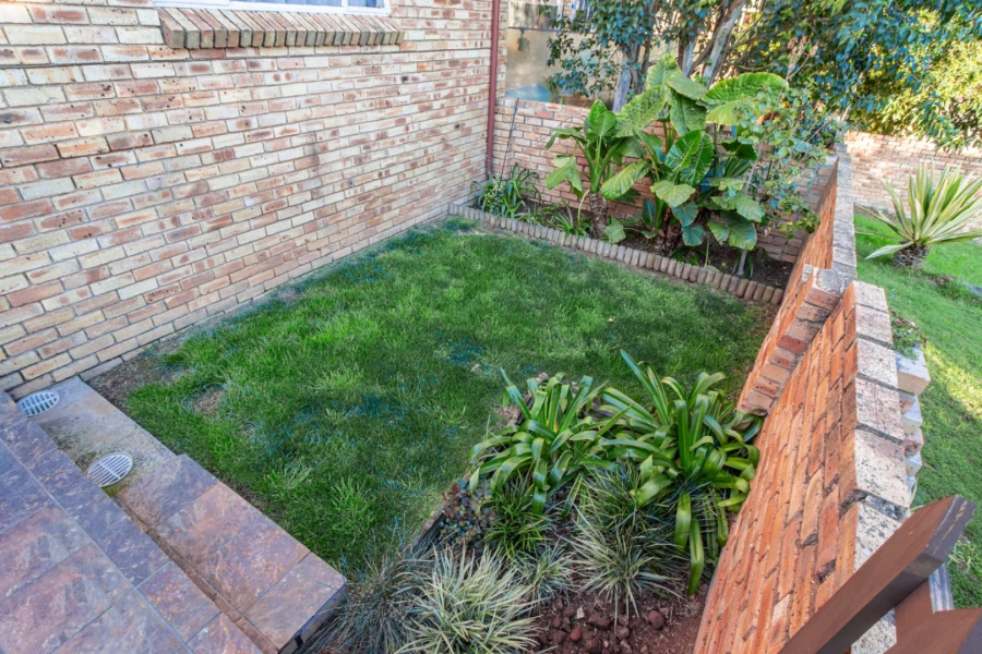 3 Bedroom Property for Sale in Wilgeheuwel Gauteng