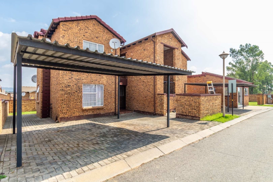 2 Bedroom Property for Sale in Roodepoort Gauteng