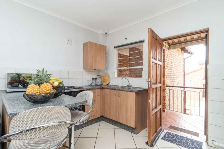 2 Bedroom Property for Sale in Roodepoort Gauteng