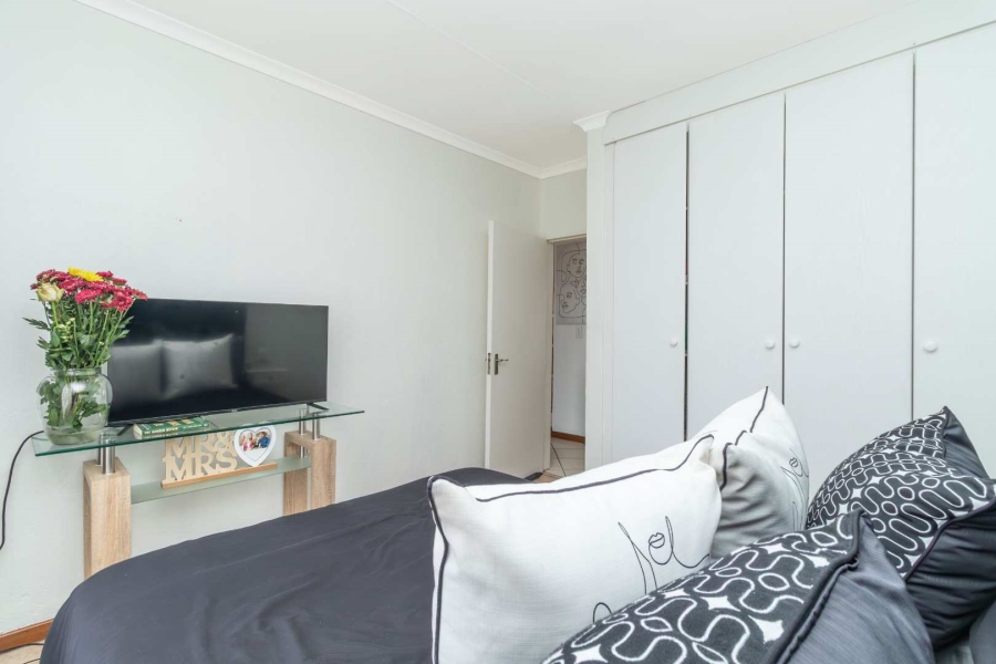 2 Bedroom Property for Sale in Roodepoort Gauteng