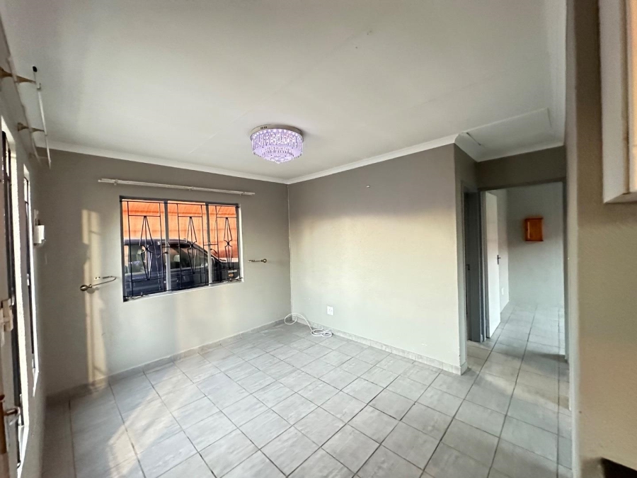 To Let 2 Bedroom Property for Rent in Danville Gauteng