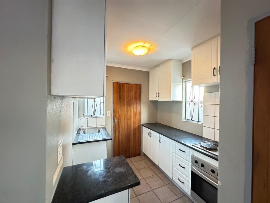 To Let 2 Bedroom Property for Rent in Danville Gauteng