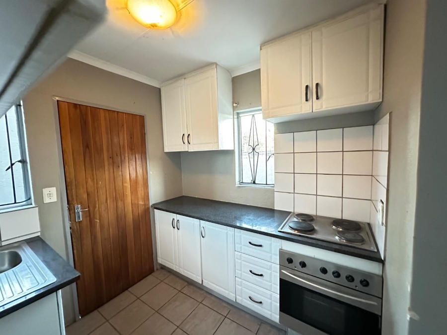 To Let 2 Bedroom Property for Rent in Danville Gauteng