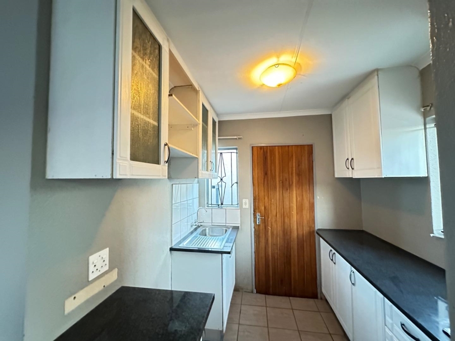 To Let 2 Bedroom Property for Rent in Danville Gauteng