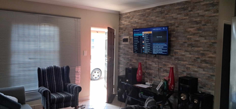 2 Bedroom Property for Sale in The Orchards Gauteng