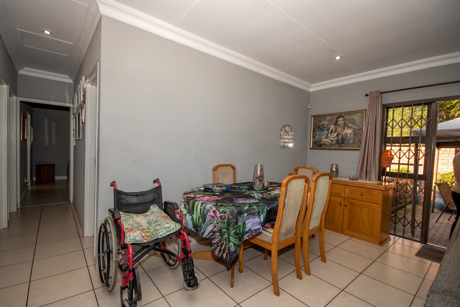 To Let 3 Bedroom Property for Rent in Raceview Gauteng