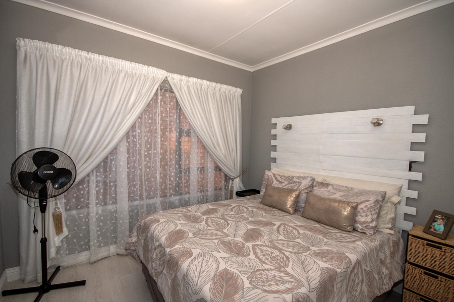To Let 3 Bedroom Property for Rent in Raceview Gauteng