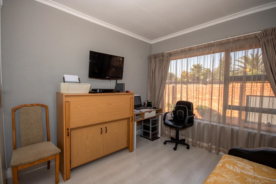 To Let 3 Bedroom Property for Rent in Raceview Gauteng