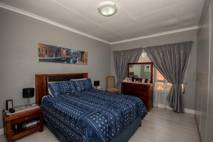 To Let 3 Bedroom Property for Rent in Raceview Gauteng