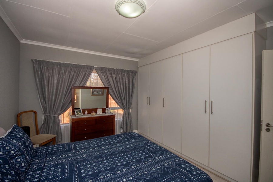 To Let 3 Bedroom Property for Rent in Raceview Gauteng