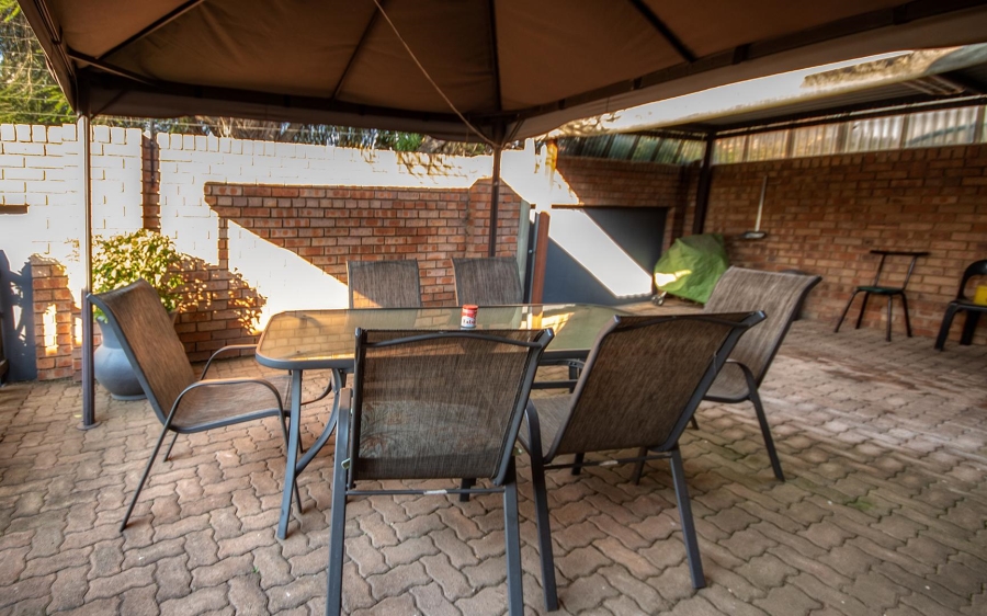 To Let 3 Bedroom Property for Rent in Raceview Gauteng