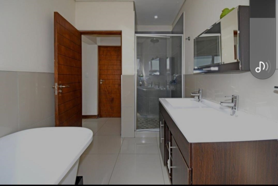 4 Bedroom Property for Sale in Noordwyk Gauteng