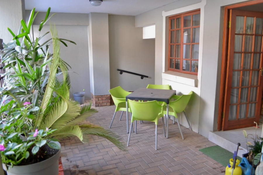 To Let 2 Bedroom Property for Rent in Boardwalk Gauteng